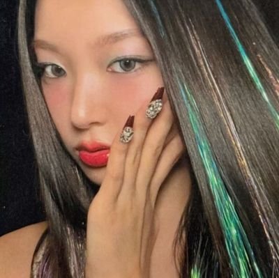 ellyikonic's profile picture. haven't u heard im the internet girl
—katseye 2025
                     ★666        999★