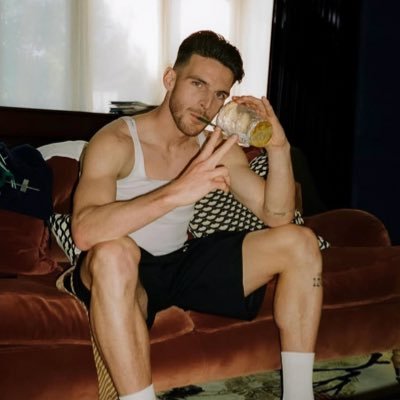 Tlijz's profile picture. #CR7   رايس افضل لاعب وسط بالعالم