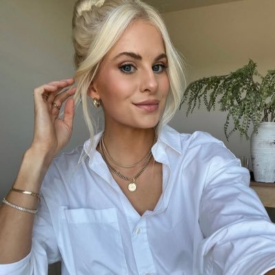 emman1830's profile picture. Positive-minded, independent and growth-oriented💡Golf 🏌🏻‍♀️and Tennis 🏓swimming 🏊🏻a politics, women supporting women, 🌟Dreamer & Achiever🚀