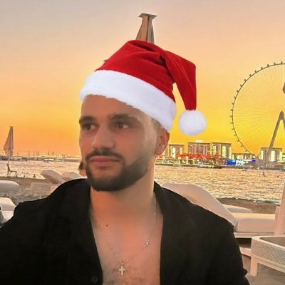 MykelPiacevole's profile picture. Founder of @CreatorHiveio |  $1M Paid Out to Creators