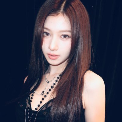 vaguepoesie's profile picture. minatozaki sana