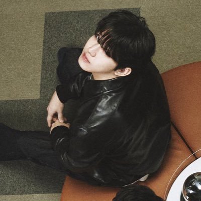 DOWOONl's profile picture. A puppy with a tranquil blue lullaby, always comforted by the warmth of Yayaw.