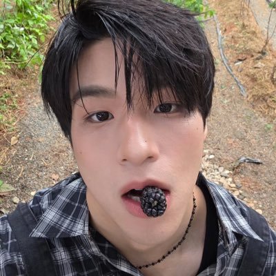 fornanisky's profile picture. อยากเป็นลิงเพราะโลกนี้มีแต่คนเป็นบ้า / obsessed with nanisky / skynani