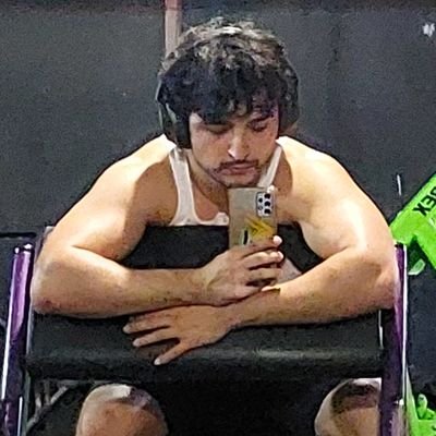 taylorsirvienta's profile picture. always listening to the most beautiful songs