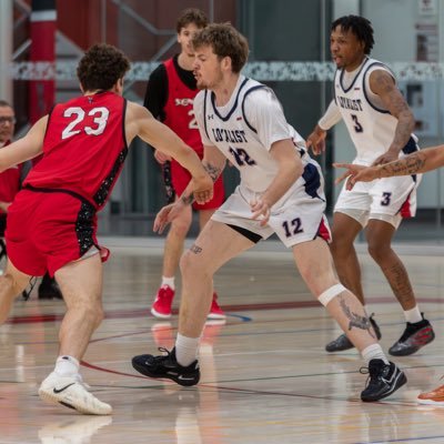 d3mmaw's profile picture. played apex now I play college basketball