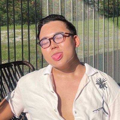 jstevevega's profile picture. a sort of urbanite that could be a hit at a cocktail party | tolerable in small doses