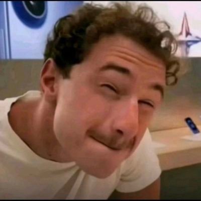 gri_foe's profile picture. 