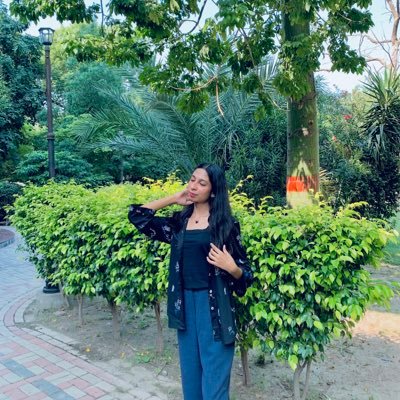 aishaaahmad_'s profile picture. in my pinky h pese walon ki era 🇵🇸