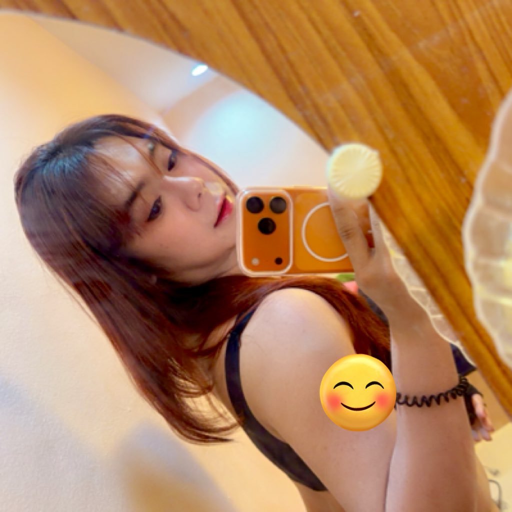 wJ75XwLRThRm8Ca's profile picture. จงชอบในตัวกู อย่าเอากูไปเปรียบกับใครอยากได้กูก็ต้องชอบในตัวกู จบนะ