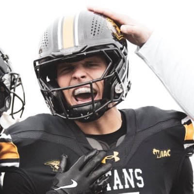 ClaytonSchwalb1's profile picture. UWO Football TE/FB 2025 🟡⚫️ || 6’3” 250lb || 4.0 GPA Contact: (262) 765-1103