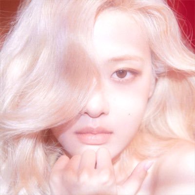 rsndoll's profile picture. 