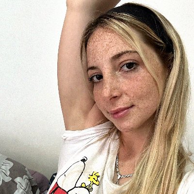 Cutesy_Claire's profile picture. A quiet corner of good vibes and interesting things
 Follow my BIO & join the fun ⬇️⬇️