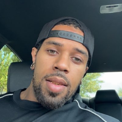 DarrelSwavey's profile picture. Fitness Enthusiast 🏋️‍♀️ bury me in a white tee, Chopped and Screwed connoisseur. Southern, Certified Welder 👨‍🏭 IG: DarrelSwavey