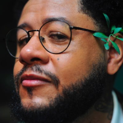 emicida's profile picture. Emicida Racional VL2 - Mesmas Cores & Mesmos Valores.