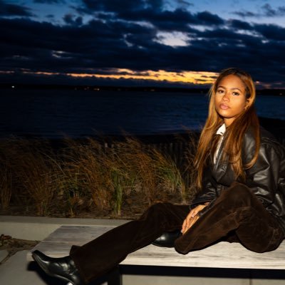 poursomehenny's profile picture. 