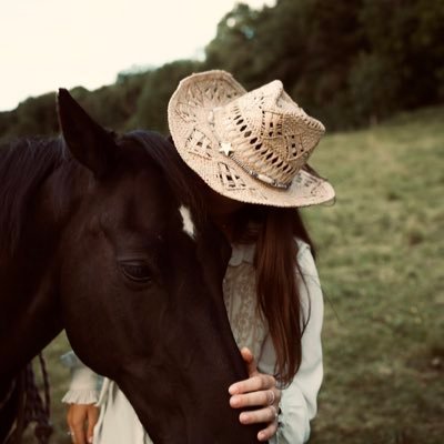 eadvl's profile picture. ❤️‍🔥 @fcr1899 • @lewishamilton • @antogriezmann Romains 8:31 ⏳