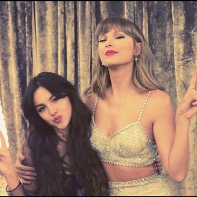 nonosssversion's profile picture. fan girl ⭐️ Taylor, Olivia, Gracie, Sabrina, Role Model, Tate, 1D, SZA, Shawn fan 🫶🏽 • Taylor played TWILY and I WAS THERE🇵🇹