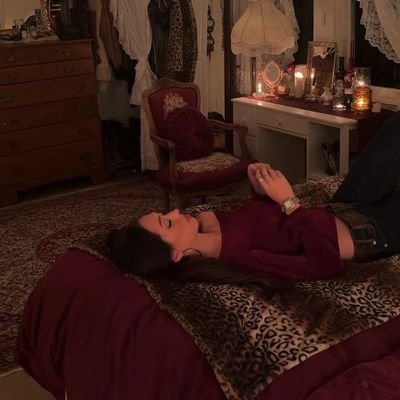 shecklerlola's profile picture. me fui.