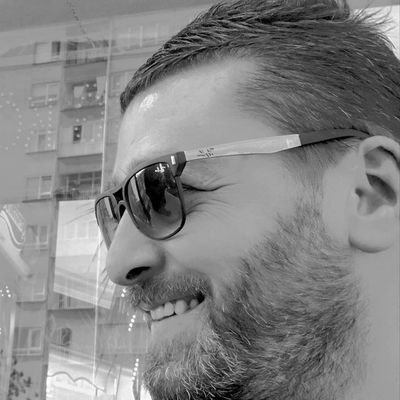 Cnyt821's profile picture. Seviyoruz dediysek kimse kendini FENERBAHÇE sanmasın 💛💙