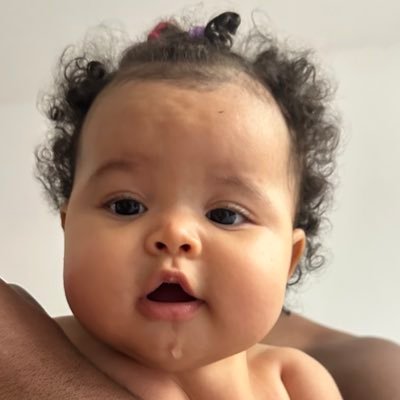 medfch's profile picture. mamãe da mariah 💖