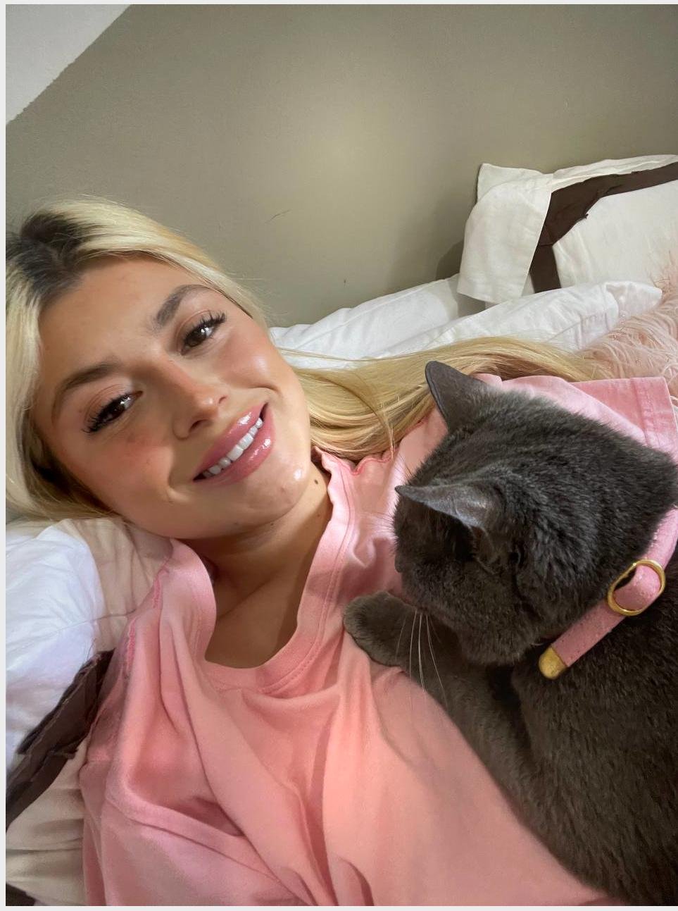 xozarafae's profile picture. new here 😳 follow me & i’ll follow u