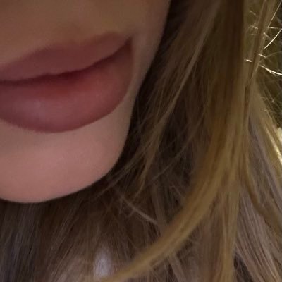 Aurorabloomss's profile picture. 18, 5’2ft, Your 🏴󠁧󠁢󠁷󠁬󠁳󠁿 GODDESS is here! Pay me you SLAVE. I want you to worship and obey me. Be prepared to be rinsed 🤑