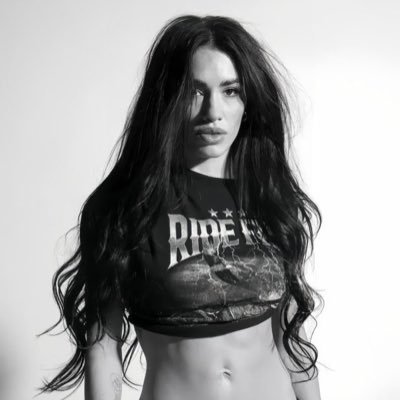 i33LALI's profile picture. writting by Ariana Grande ౨ৎ