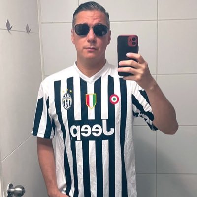 Mr_increible2's profile picture. Mi era más personal - Nueva cuenta - .Mi punto de vista evolucionó y ahora soy más intenso. Cocinar me relaja.