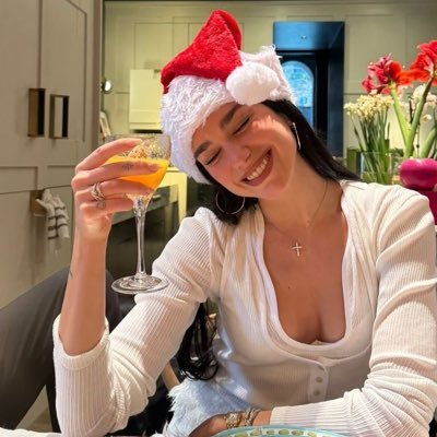 adoreeityyy's profile picture. 