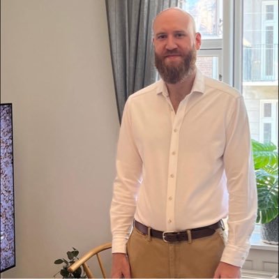 CasperGronemann's profile picture. Chefkonsulent i SF. Æresmedlem af Den Centrumvenstreekstremistiske Mandebabybande. Blokerer anonyme profiler. caspergronemann@gmail.com / tlf. 61623223.