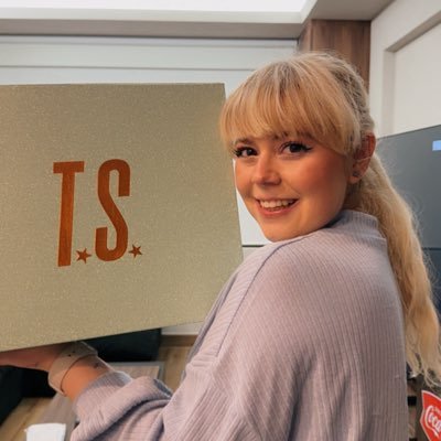 fersolorzano13's profile picture. The thoughts of a showgirl 🧡 | Taylor Swift writes songs about my life 🌟 | Swiftie since 2006 ✨