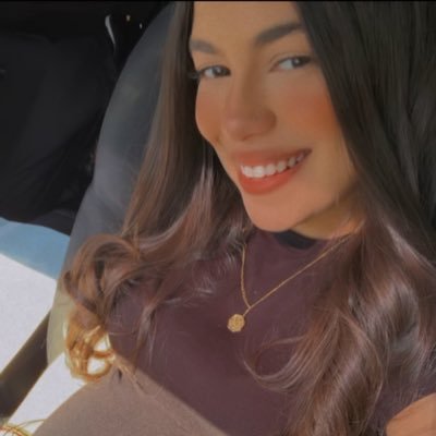 ariiii50's profile picture. •.•