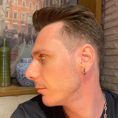 eulerabi's profile picture. 