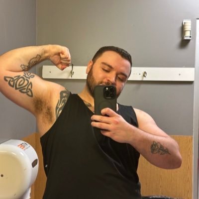 bearic__eric's profile picture. (he/him) Gaymer, Game Developer and Gym NSFW 🔞