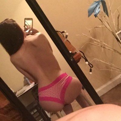 Ninabree01's profile picture. part-time gamer, full-time internet ✨