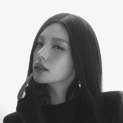 Yezyzair's profile picture. i make everything about itzy