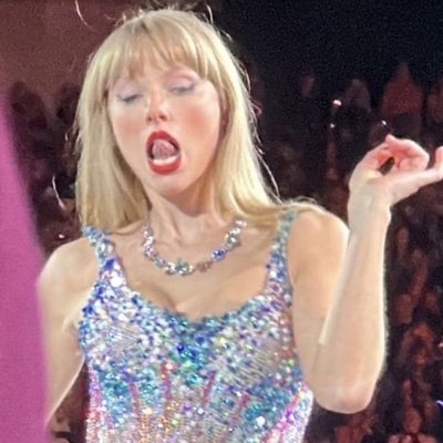 BoringBarb13's profile picture. .