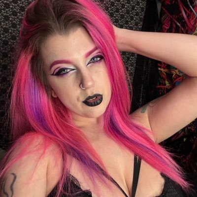 _roxxidiamond's profile picture. SINGLE 🔥 bu : @roxxidiamond666 🦇 I reply on telegram https://t.co/T1l9PzmiHg 💎 Use code Roxxi20 for 20$ off my pussy clone https://t.co/twswWIHv7Y 💦
