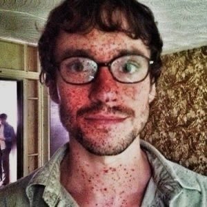 hrtscorpse's profile picture. 🧥💐 1990’s IT