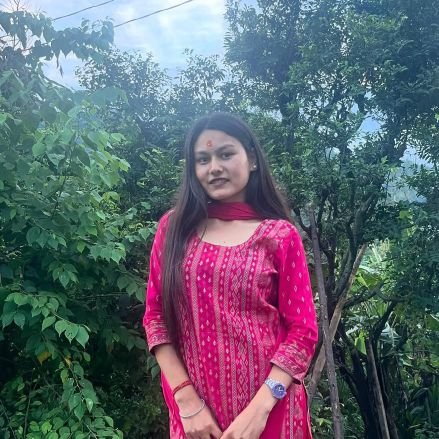 MuskanB26's profile picture. Beauty with brains… aur thodi si danger 😘