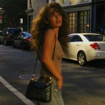 No13vedigerleri's profile picture. kimse