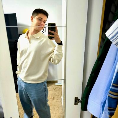 chegolpz's profile picture. Commissions Closed 
// Artist/GFX/VFX