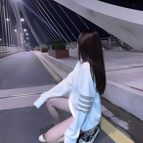 Thulani000's profile picture. ❤️专注优选高质量资源，颜值低于7分没有，拒绝不对版，中年阿姨，垃圾快餐，咨询电报  https://t.co/C1lTtVwlwJ