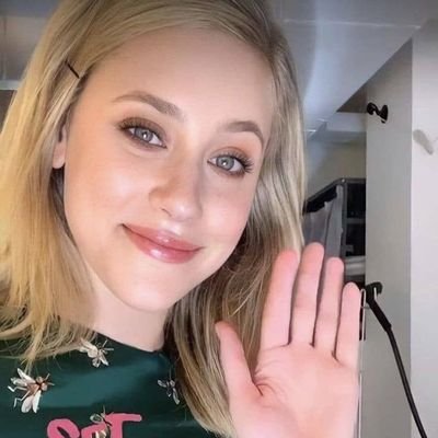 Abbey1357547's profile picture. I am Abbey down shiver I am looking for a serious relationship