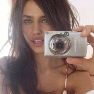 slenderedswan's profile picture. hmm..