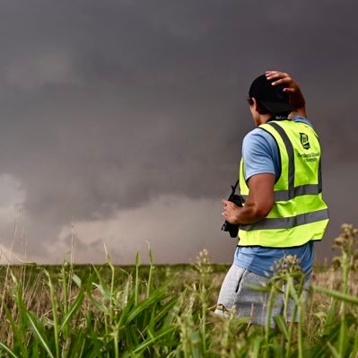 Emokwx's profile picture. Tornadoes and stuff 🐻⬇️ Meteorologist from NIU and Storm Chaser #flytheW