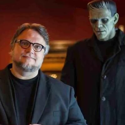 Cinecomio's profile picture. En algún lugar de tu globo ocular.
RM 👻 Ósculos como puñaladas en los ojos... 
Alien ha matado a alguien!