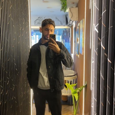 whoisryad's profile picture. 