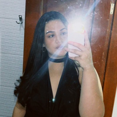 mandissante's profile picture. bobeira é não viver a realidade