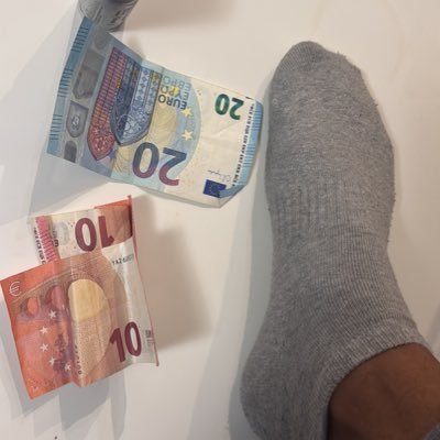 MasterparisC's profile picture. cashmaster rebeu ici pour drainer au poppers - Réel à Paris bienvenu. Poppers Drain Findom cashmaster -  revolut pour raquer : https://t.co/7IDr4Uf3C2.